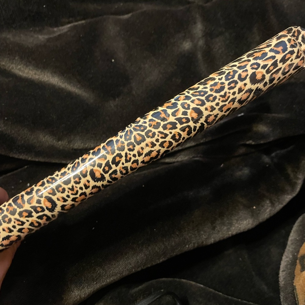 cheetah straightner